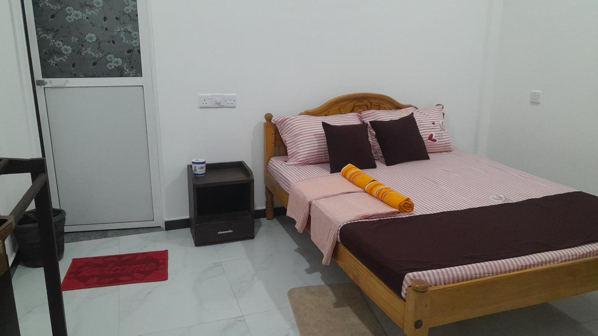 Theepan'S Home 尼拉瓦利 外观 照片