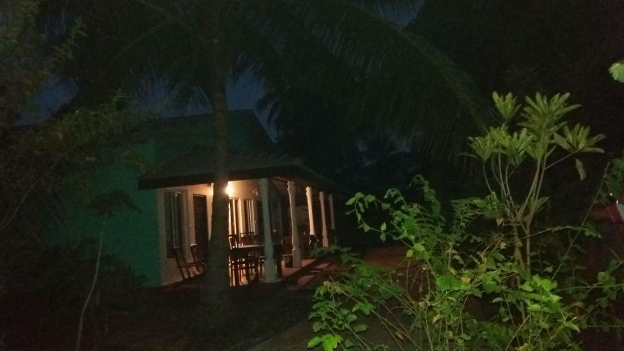 Theepan'S Home 尼拉瓦利 外观 照片