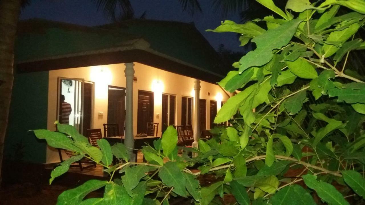 Theepan'S Home 尼拉瓦利 外观 照片