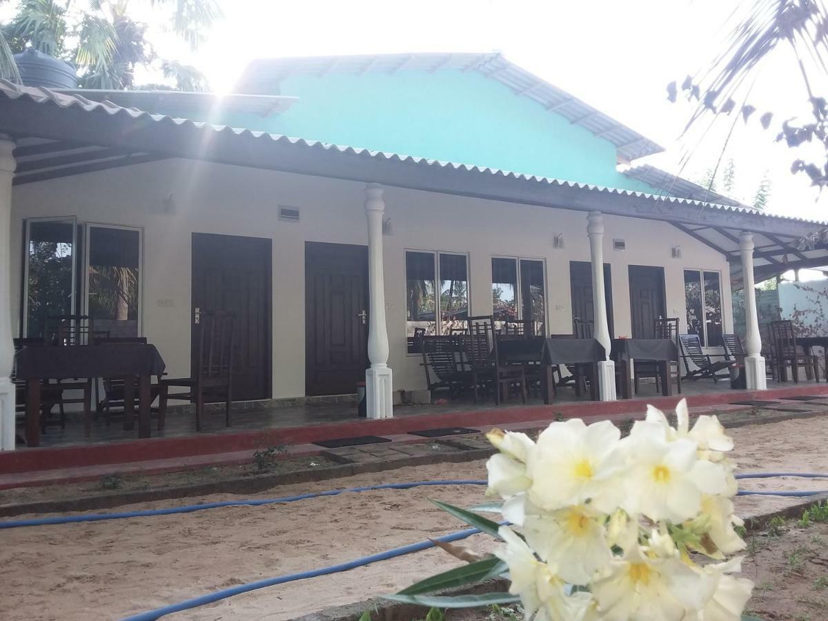 Theepan'S Home 尼拉瓦利 外观 照片