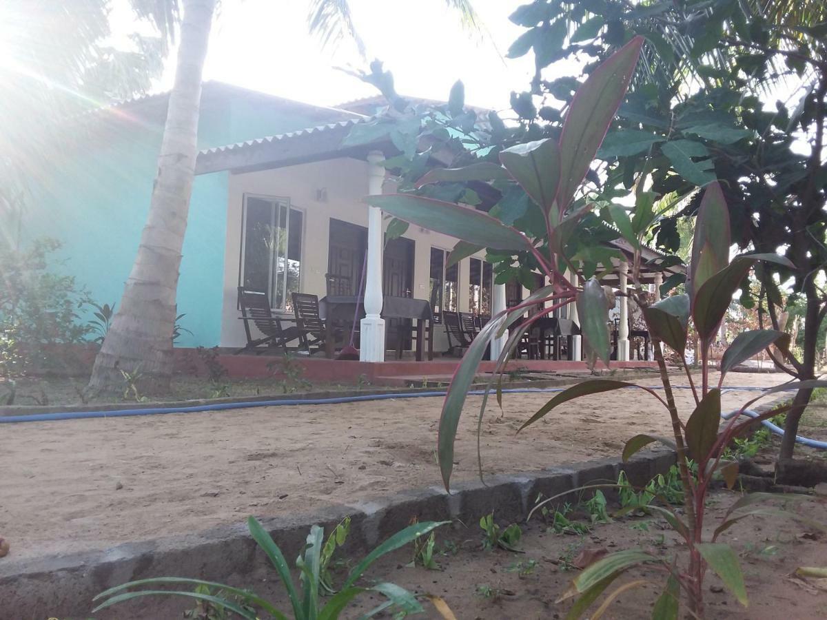 Theepan'S Home 尼拉瓦利 外观 照片